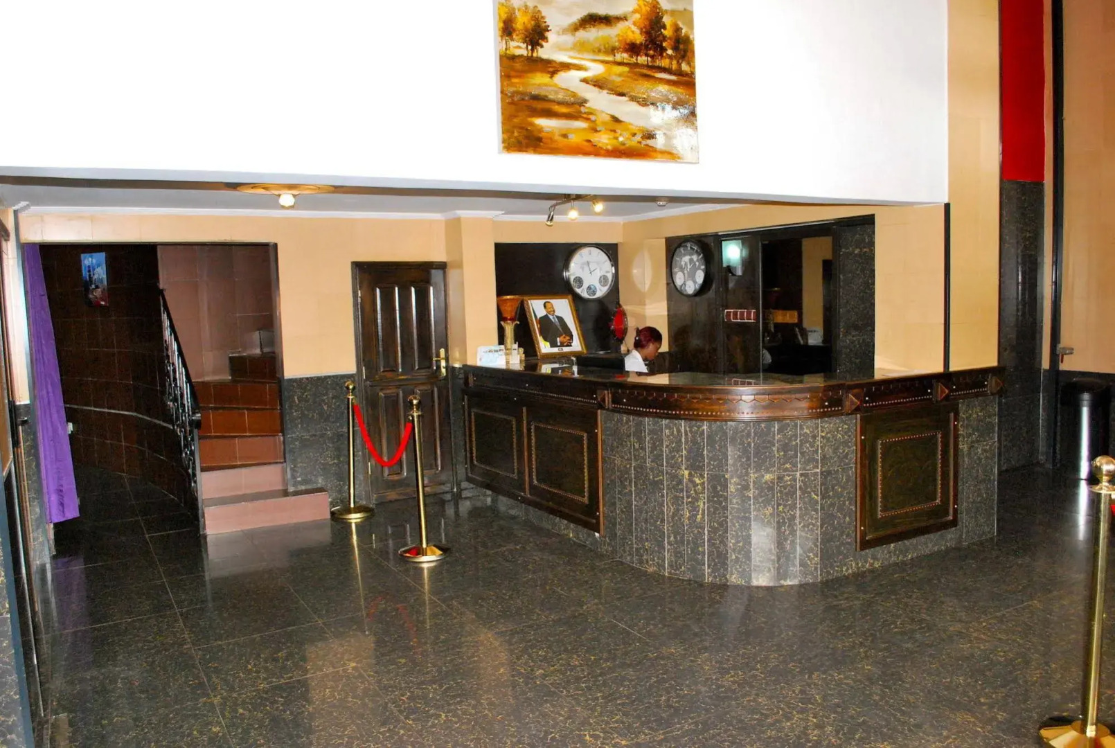 YaahoT Hotel