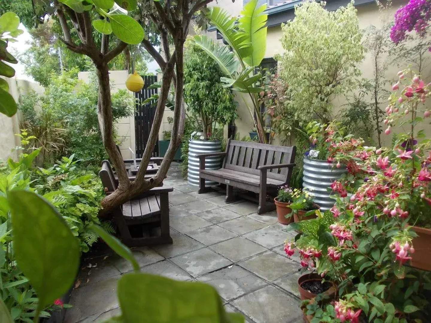 Villa Ocean Crest Guesthouse and B&B