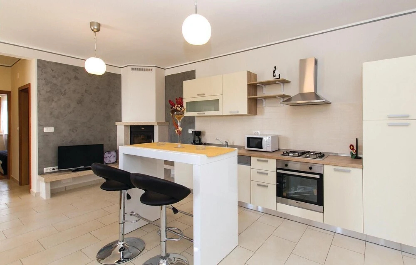 Beautiful Home in Nedescina With Wifi and 7 Bedrooms