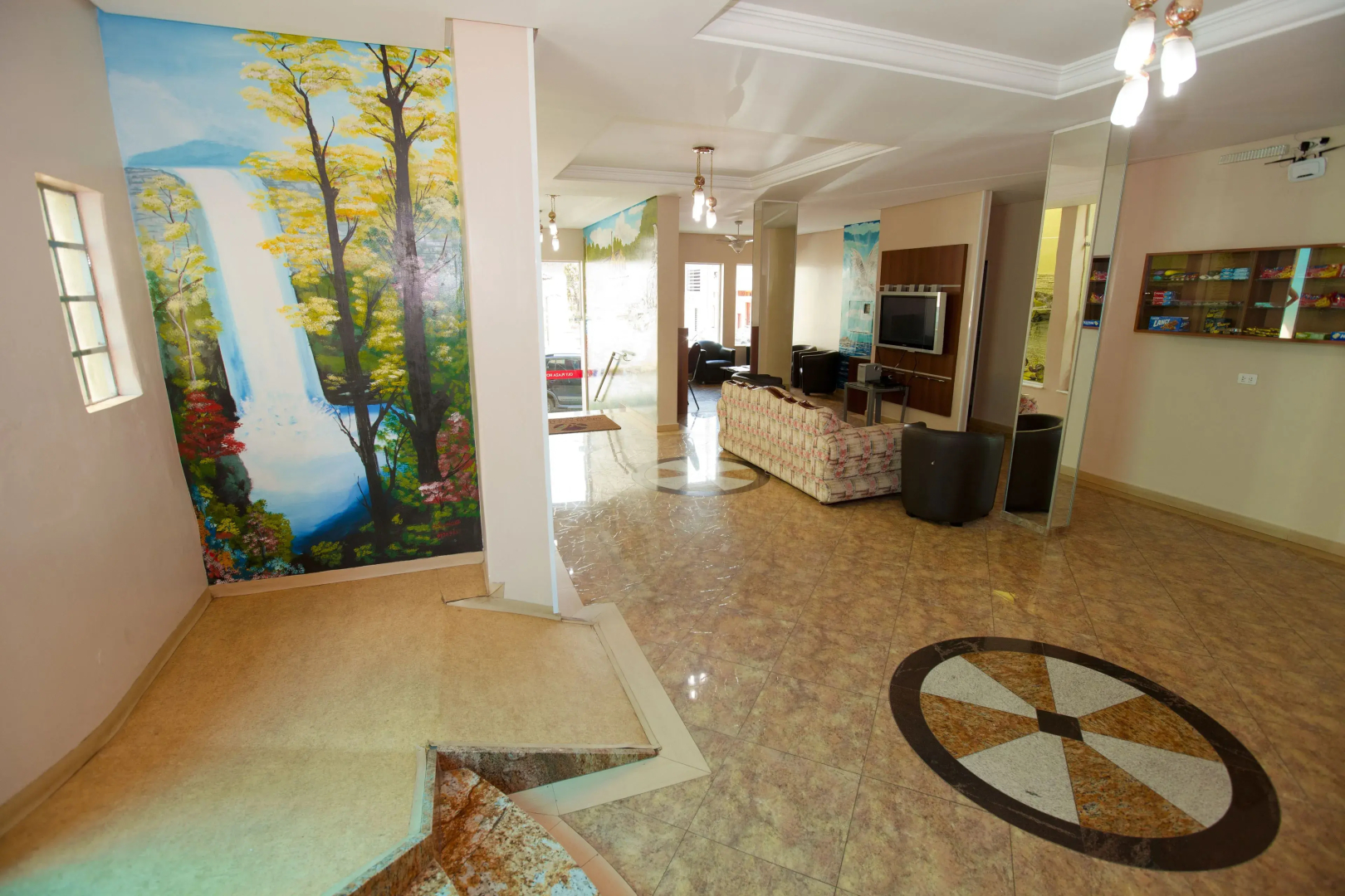 Oly Plaza Hotel