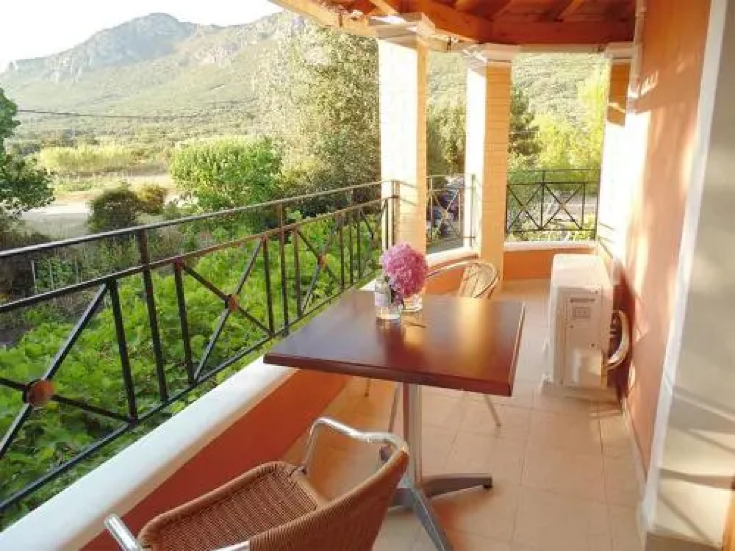 Christinas Apartments