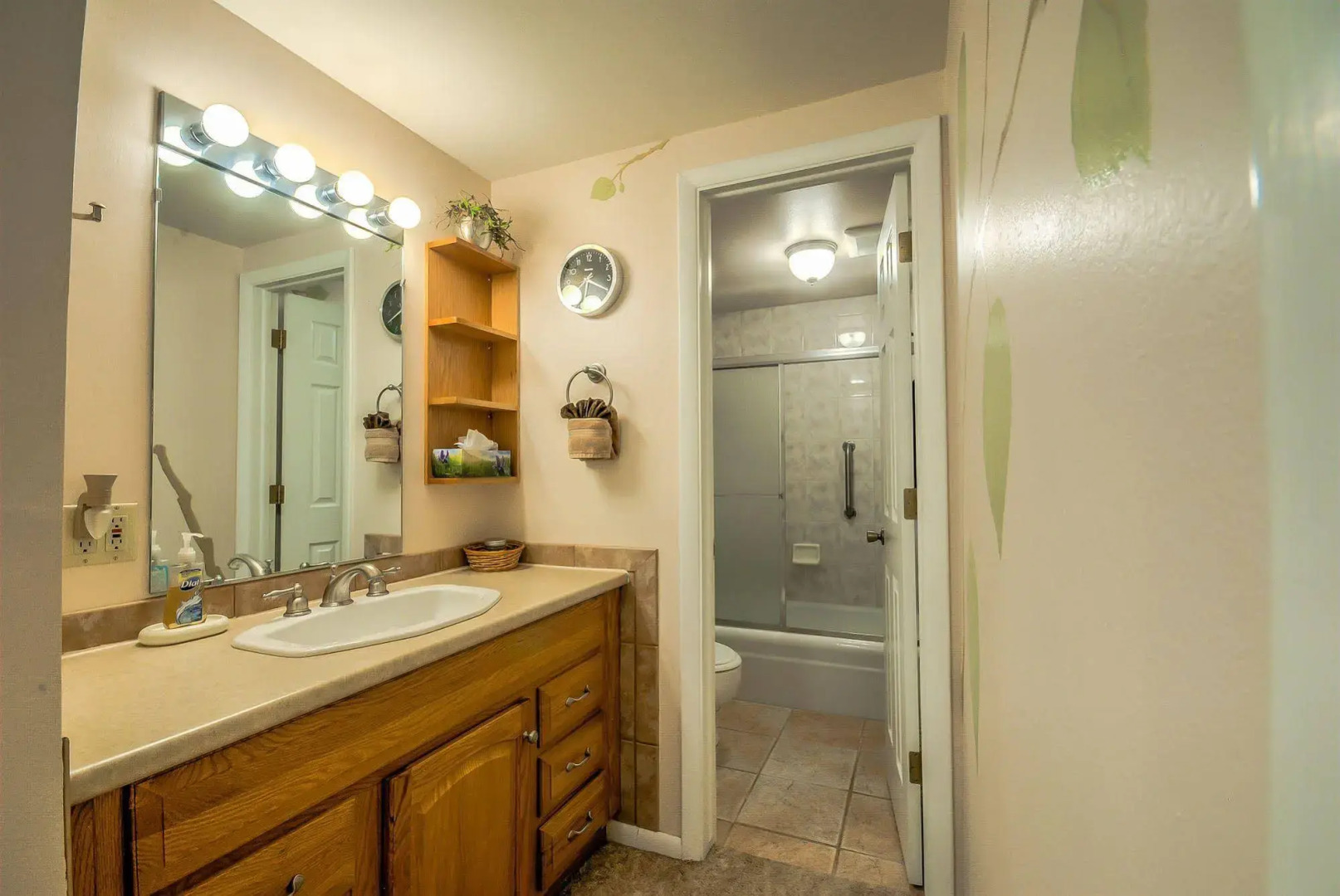 Hillsider by Retreatia