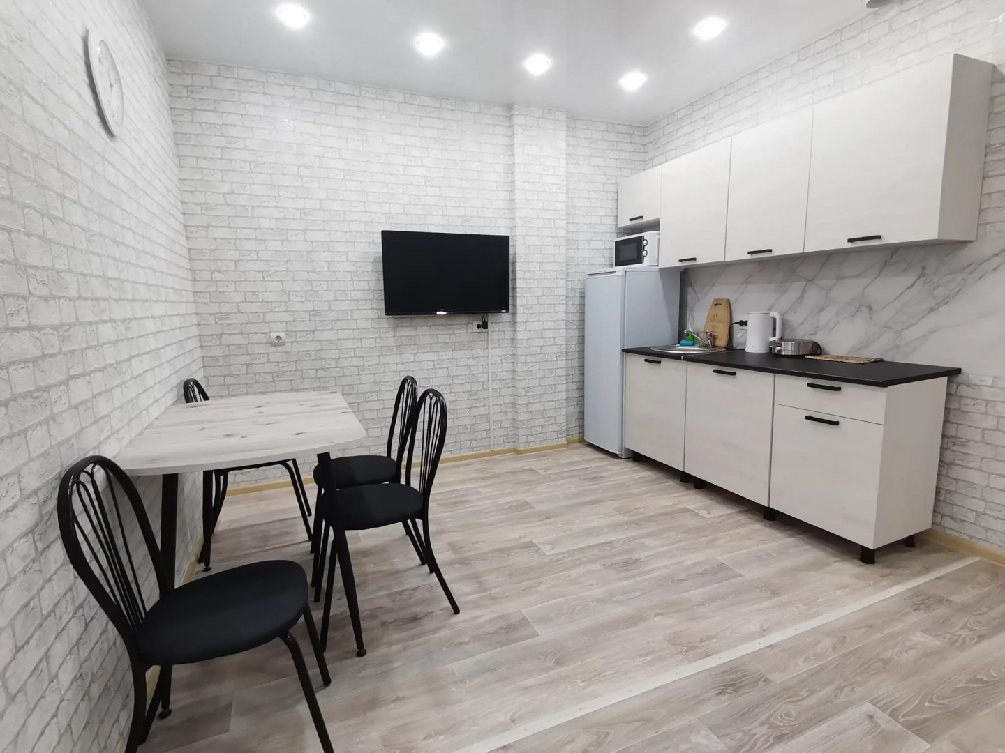 Сутки как дома на Трегубенко, 58