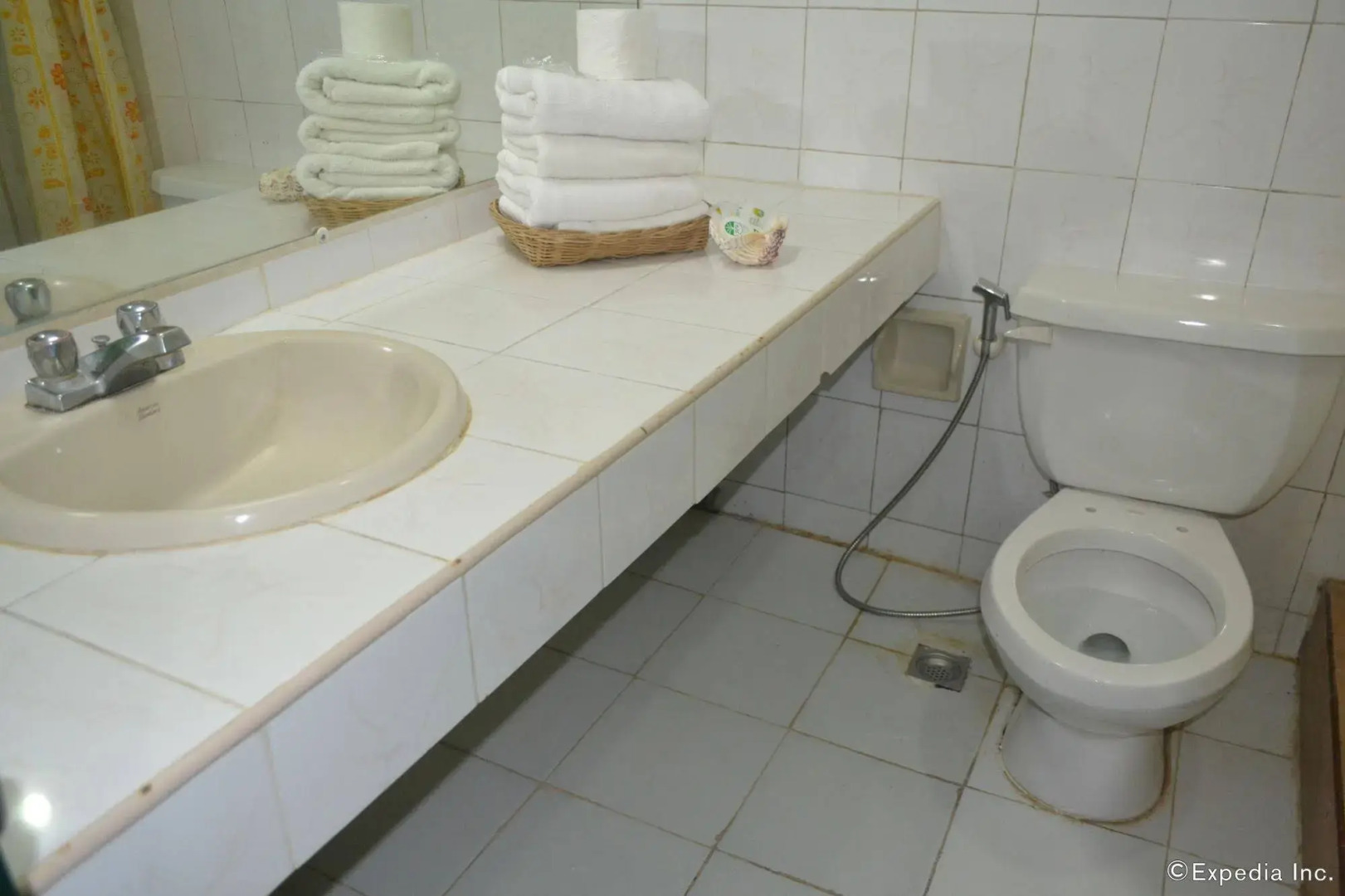 Family Country Hotel & Convention Center