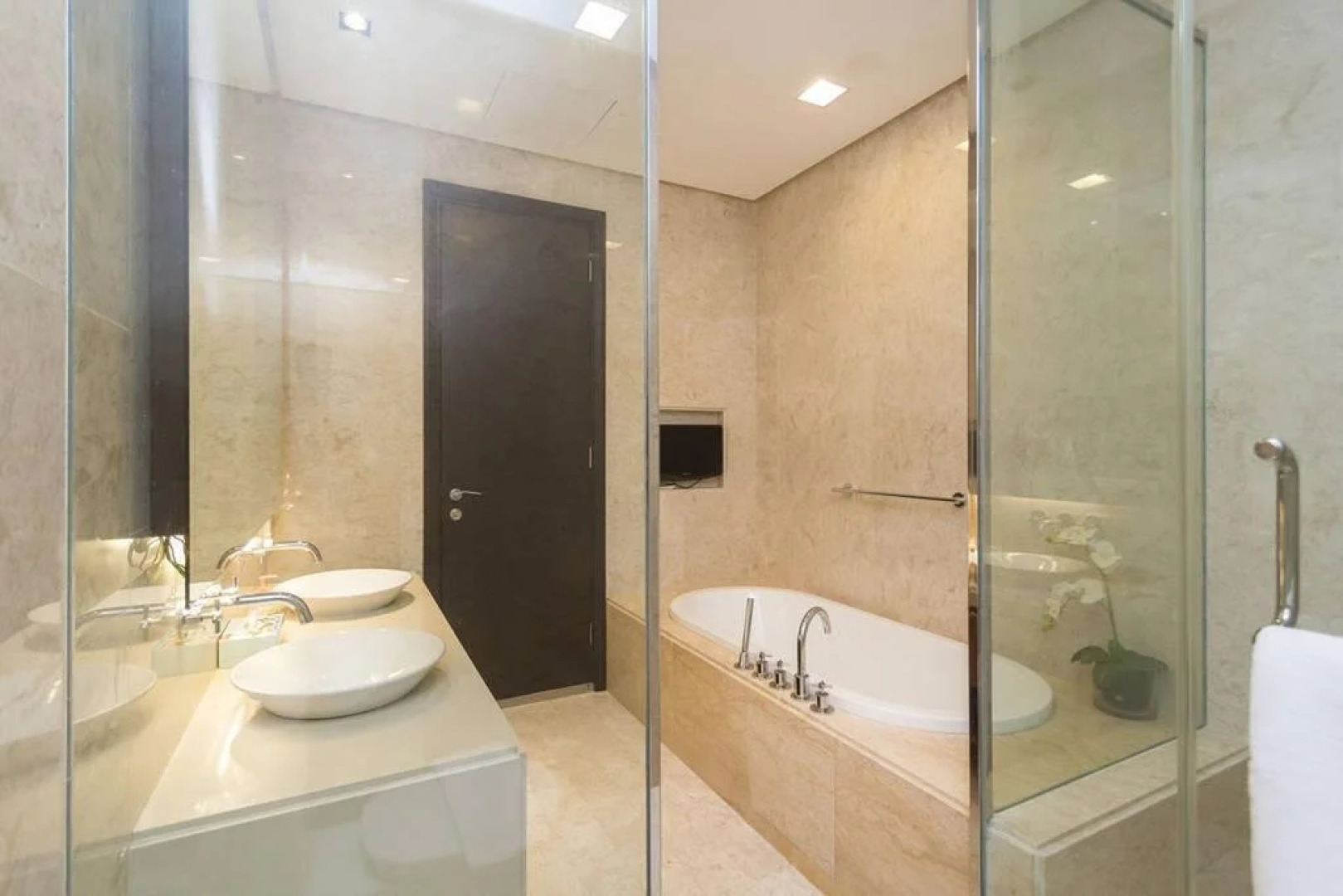 Home Suites by Marina