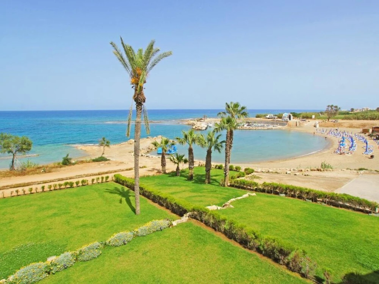 Luna Paralimni in Paralimni