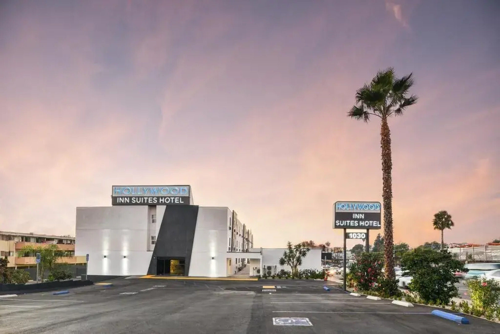 Hollywood Inn Suites Hotel