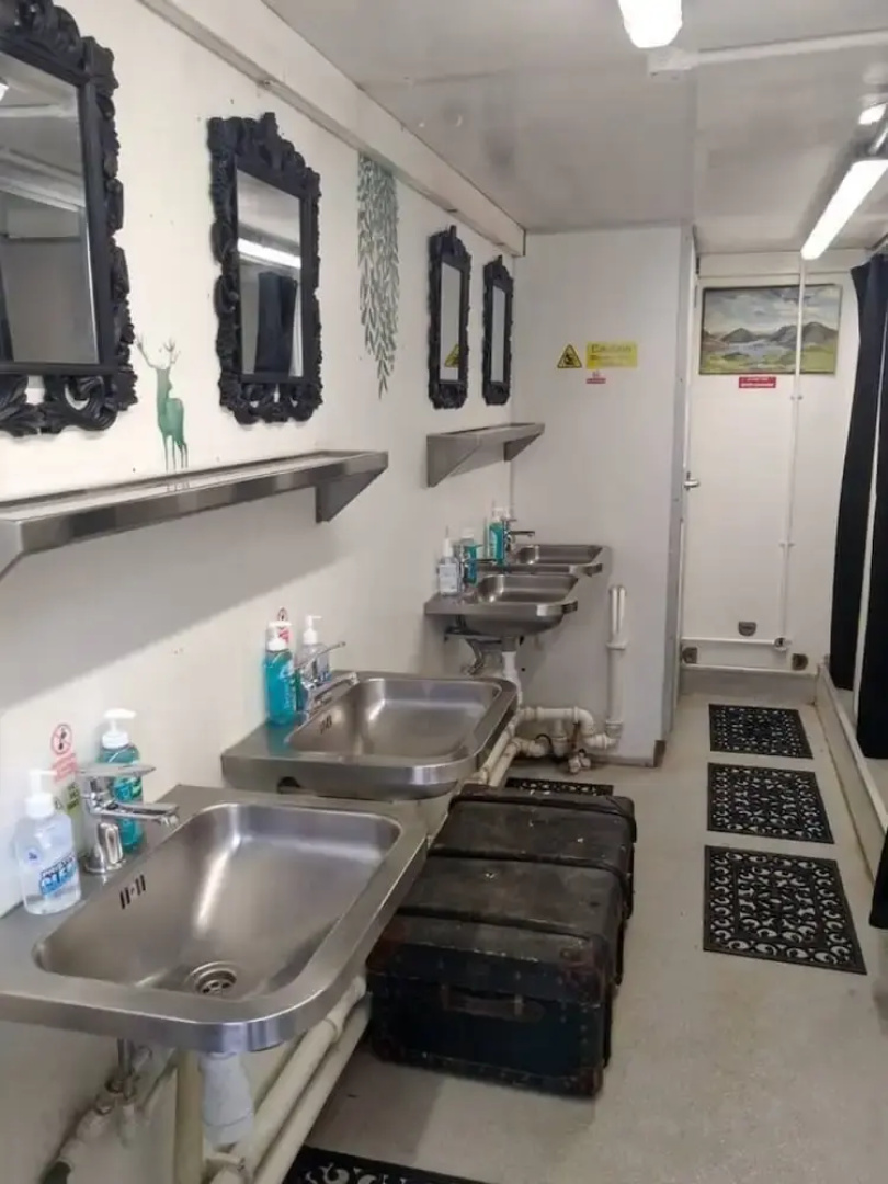 Pilgrims Shepherd's Hut - Goosewell Glynn Glamping
