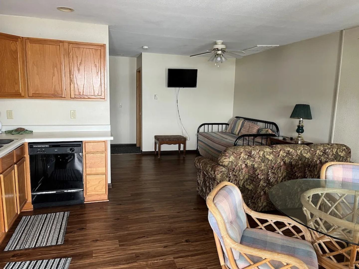 Alhonna Resort LLC