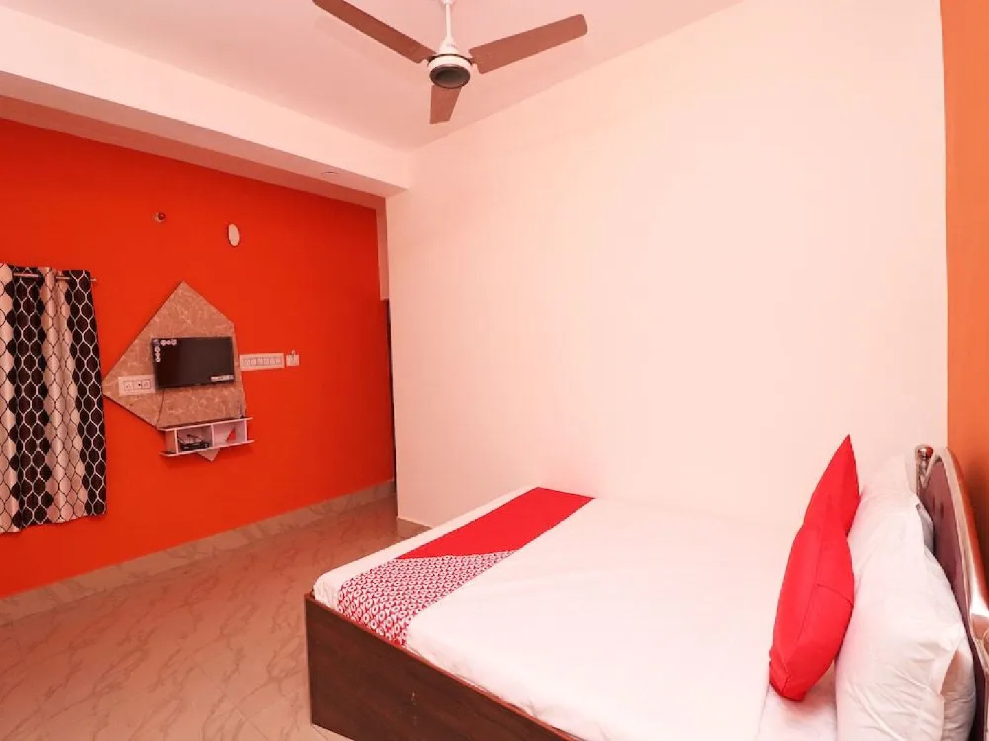 OYO 16496 Trinayani Atithi Niwas