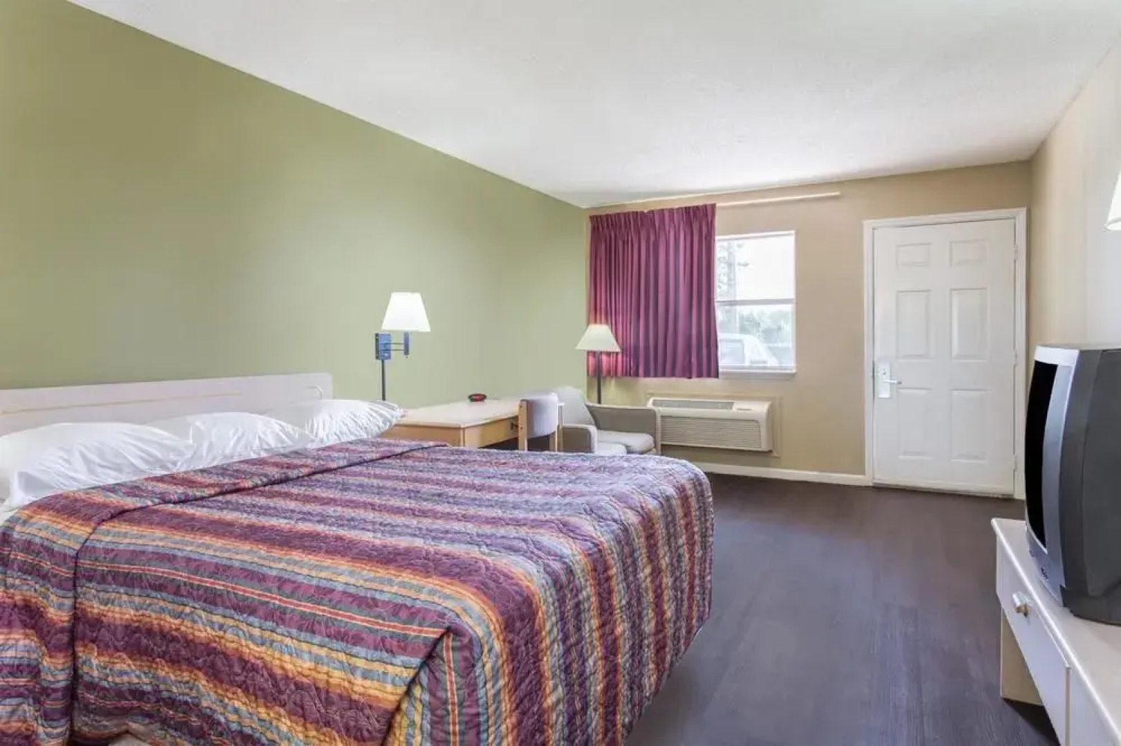 Super 8 Motel - Monticello