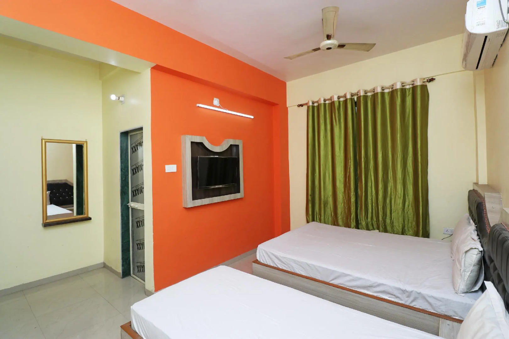 SPOT ON 38587 Hotel Midtown