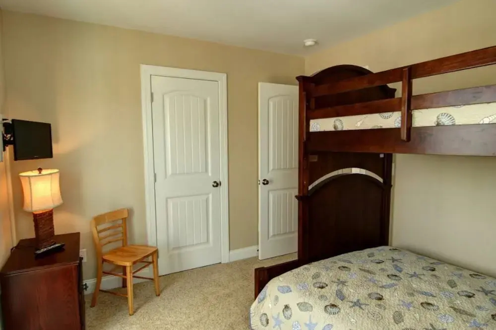 Welcome  4 Bedroom Home by RedAwning