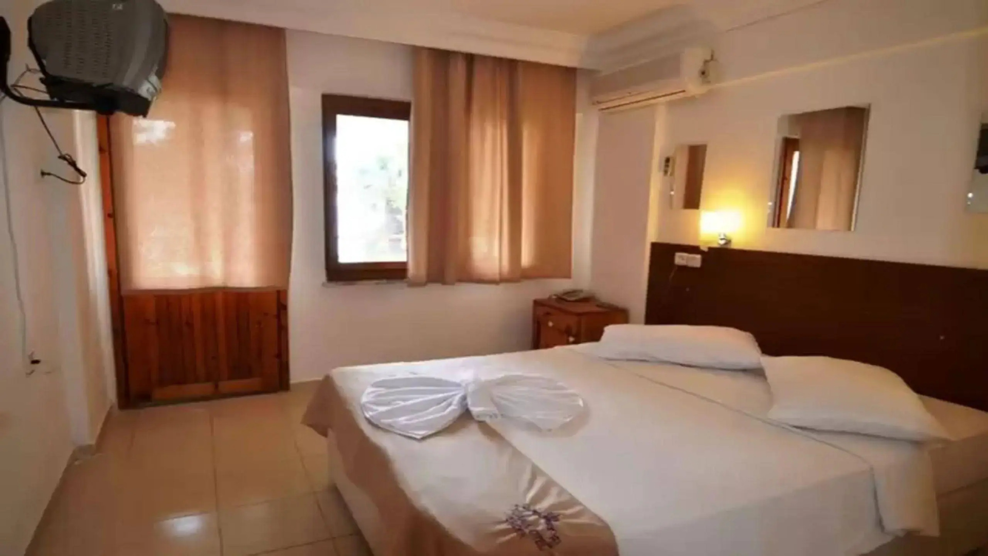 Tuana Hotel