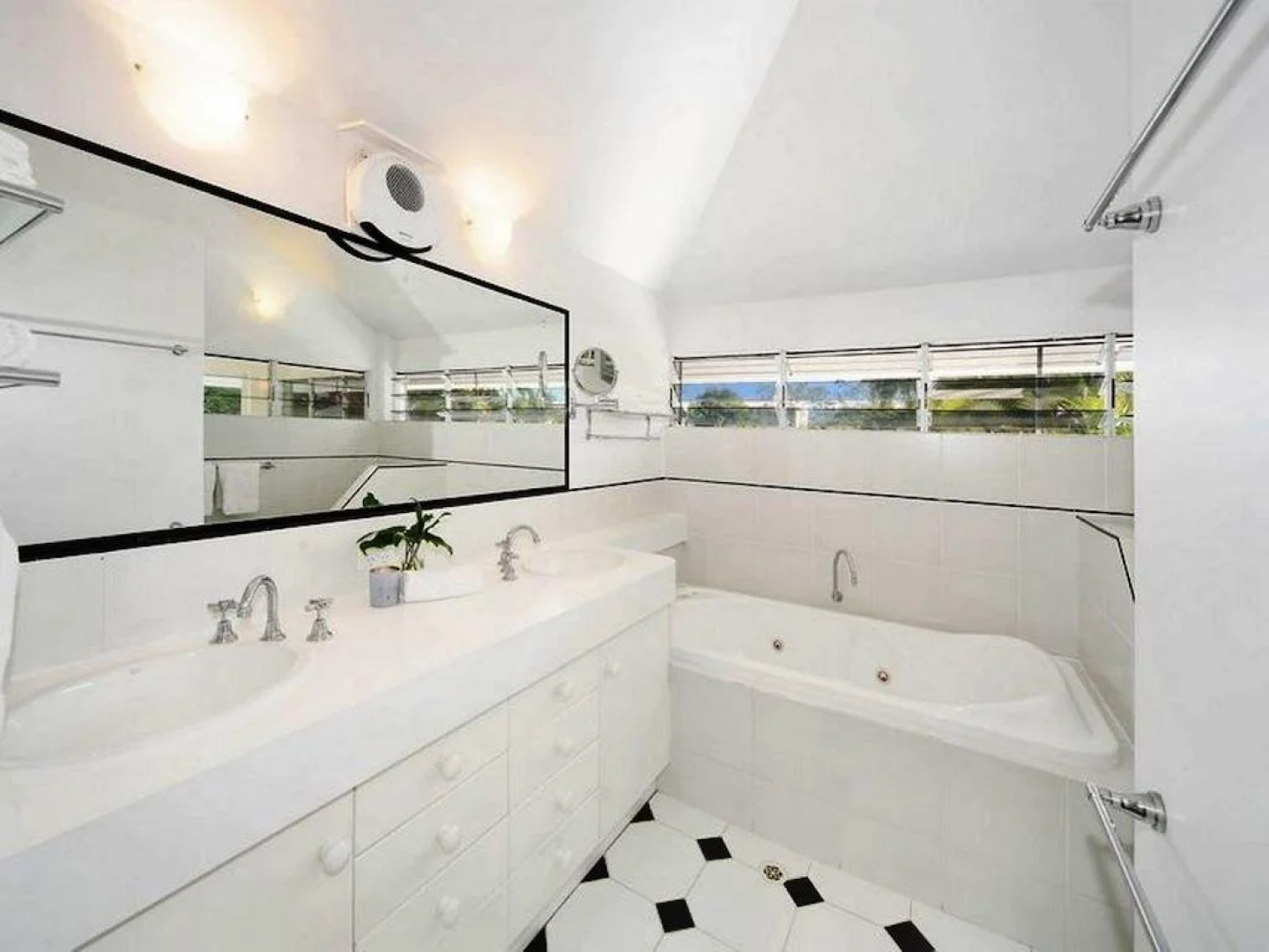 43 Cooran Court