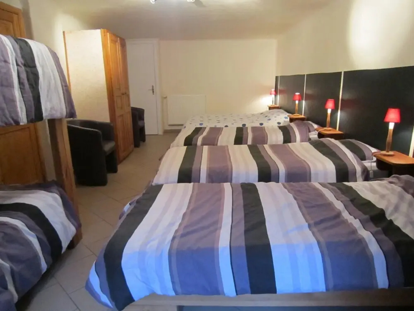 Modern Holiday Home with Jacuzzi and Sauna in Ardennes