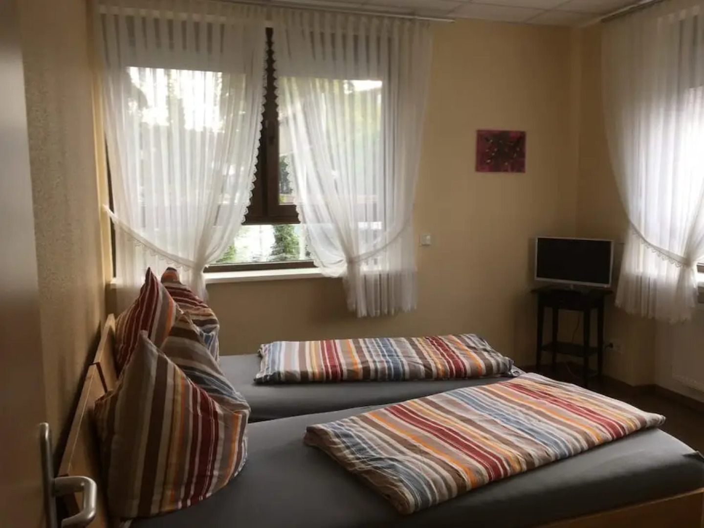 Taunusblick Ferienwohnung und Apartment