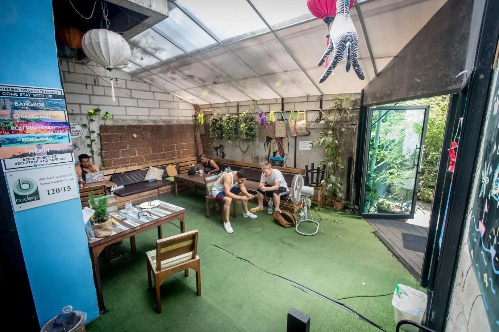 Bodega Party City Center Bangkok - Hostel