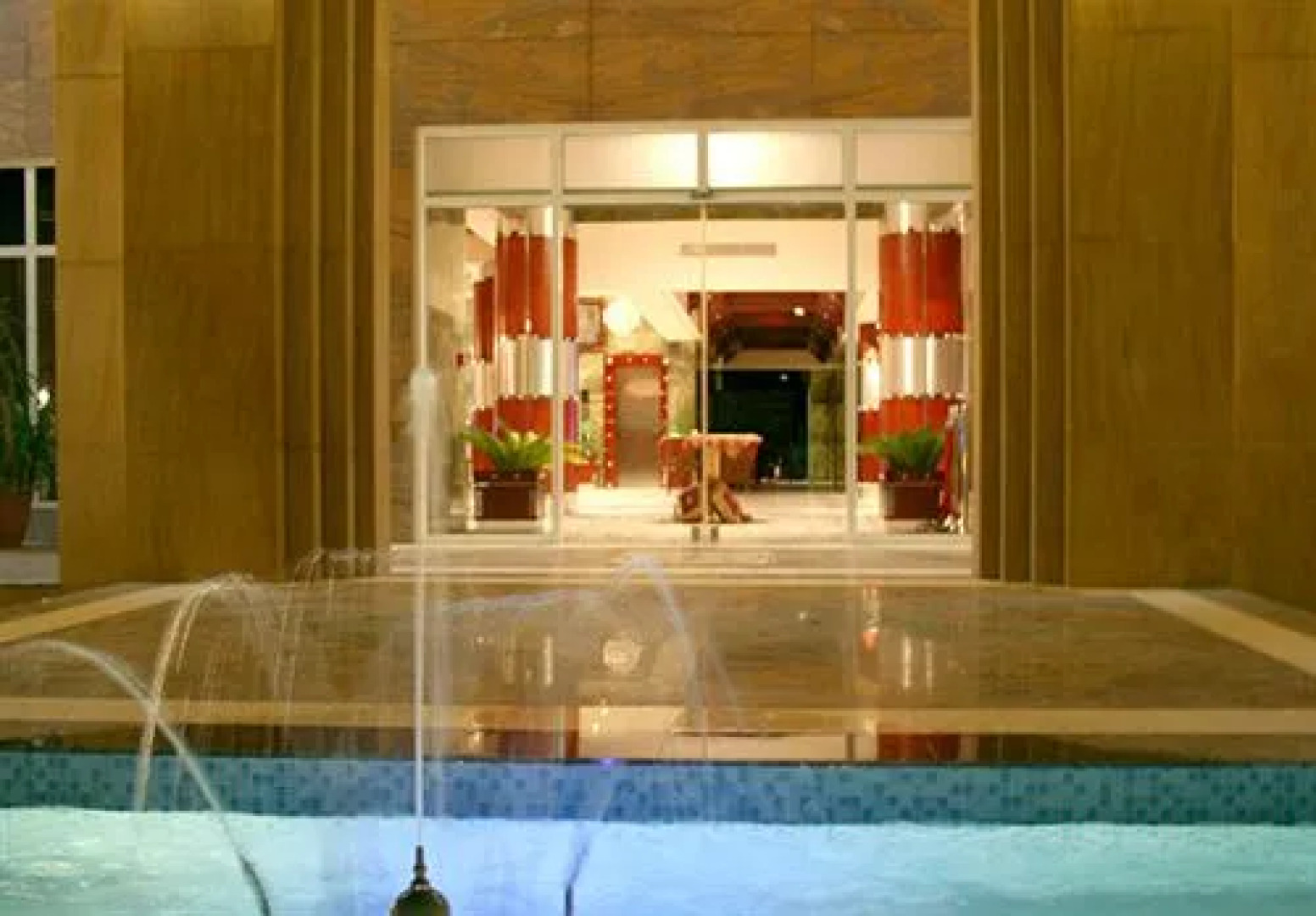 Johny International Hotel