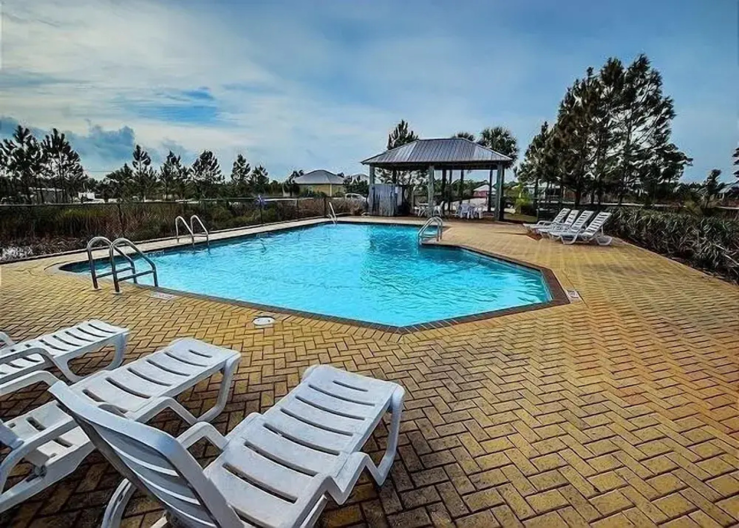 The Rookery Iii 7011 3 Bedroom Cottage by RedAwning