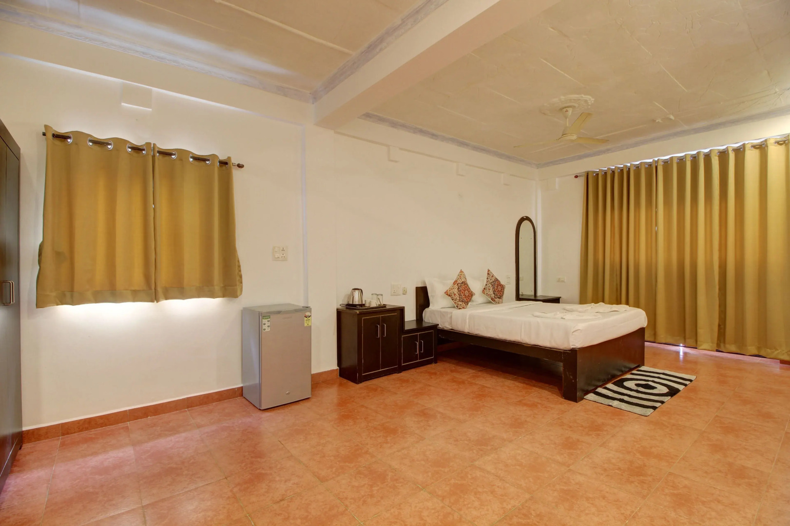 Hotel Pleasure Inn near Turtle Beach- Morjim