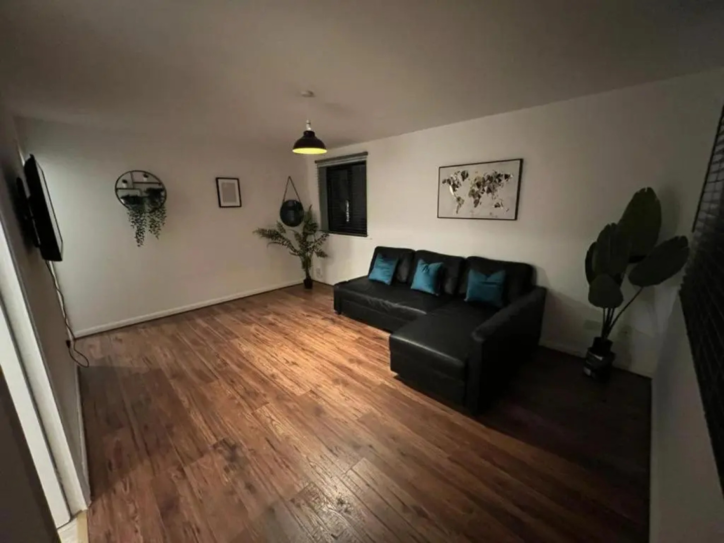 Impeccable 2-bed Apartment in Grays, London