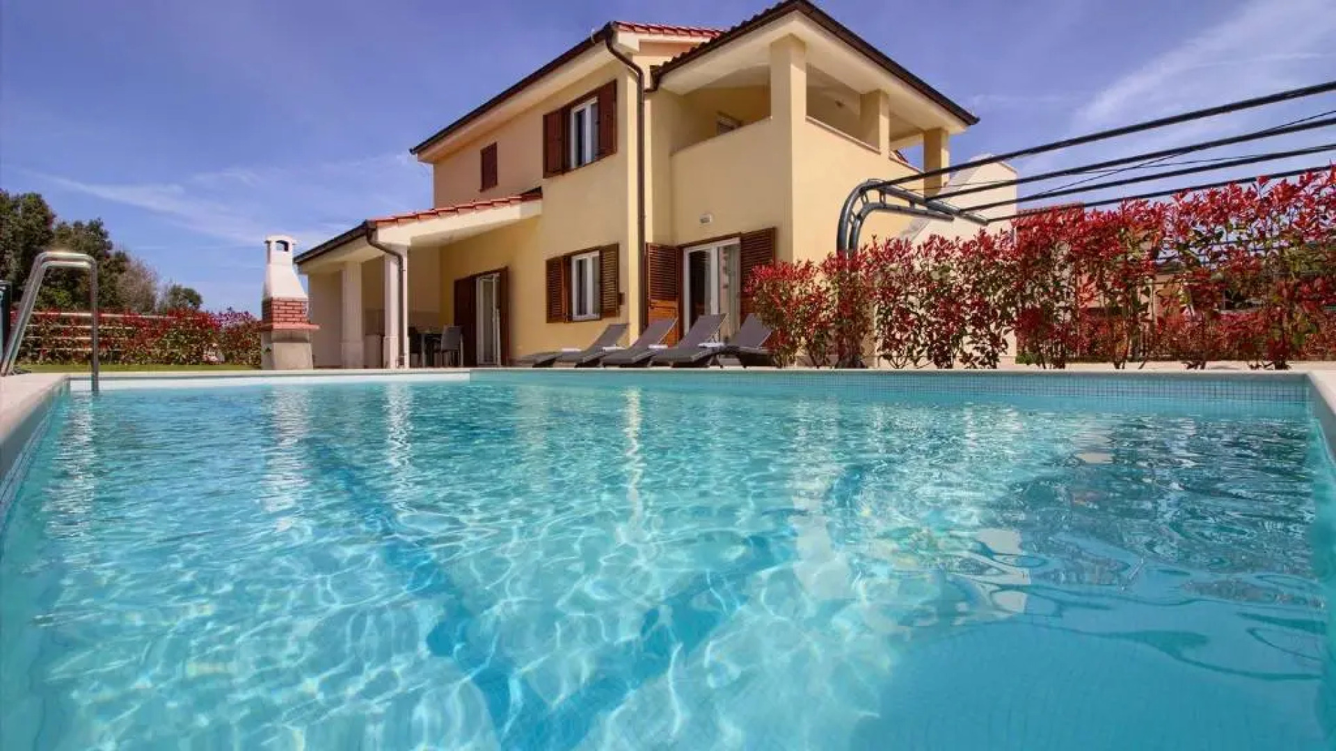 Luxury Villa Olivia with pool , 200m from the beach