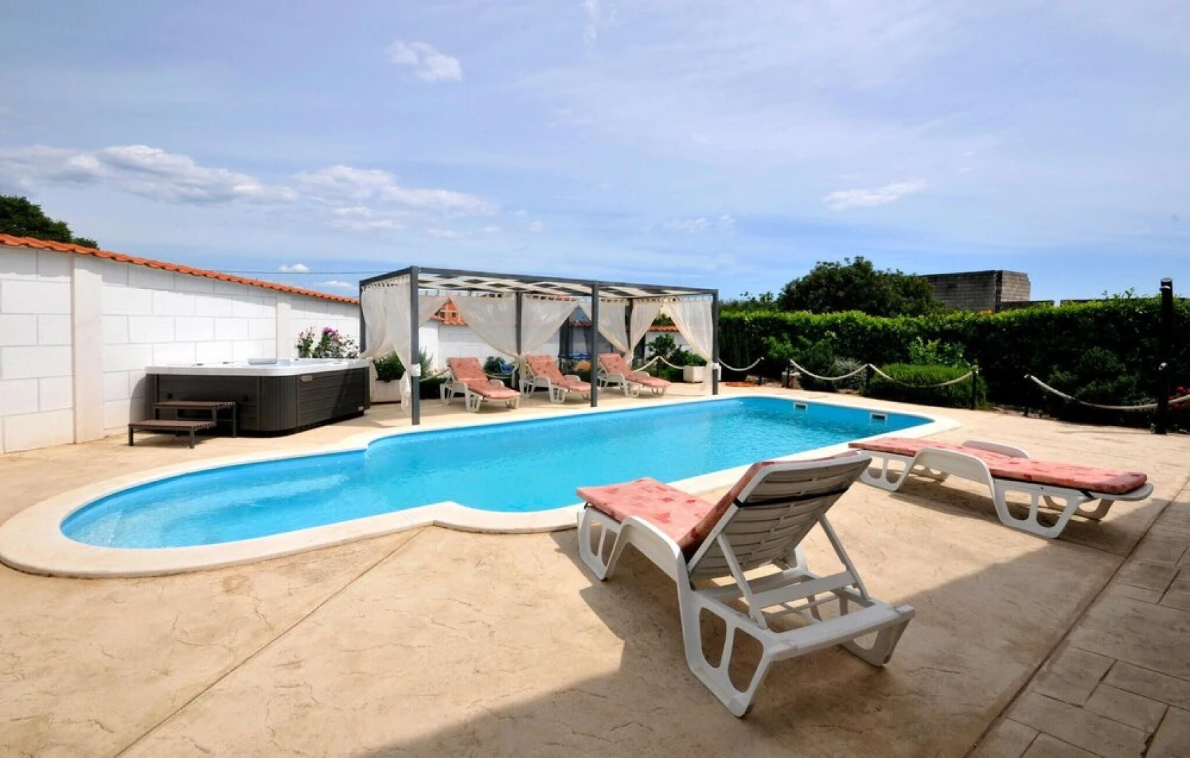 Beautiful Home in Kastel Stafilic With Wifi and 4 Bedrooms