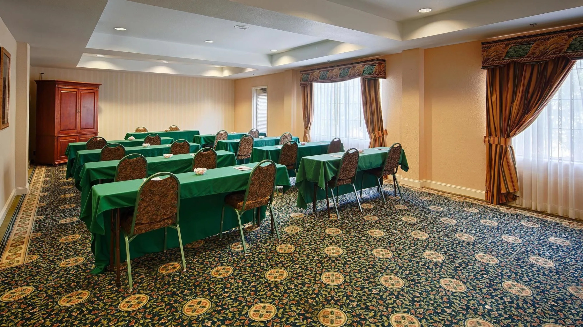 Best Western Plus Executive Hotel & Suites