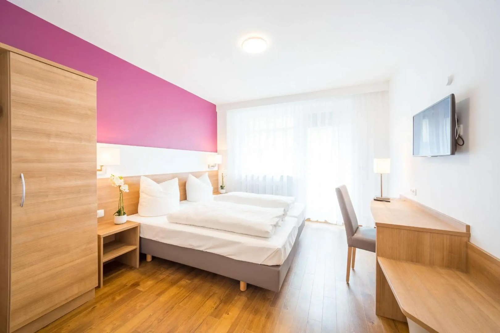 Hotel S16