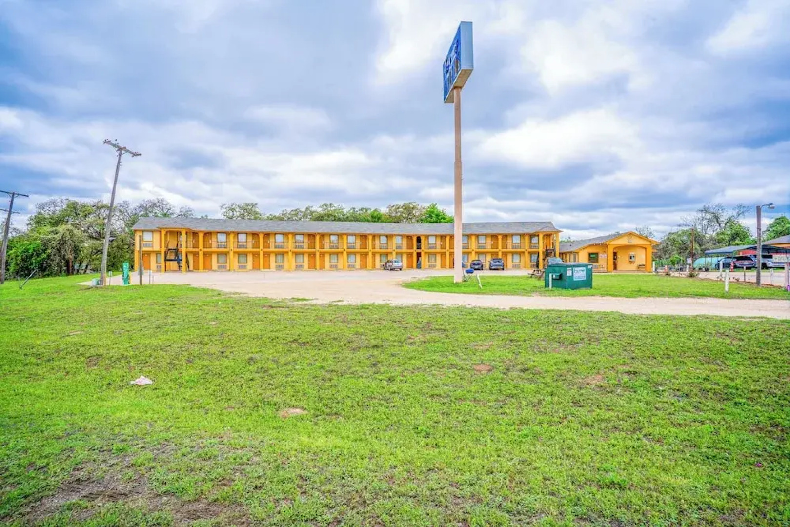 Regency Inn By OYO Rockdale TX