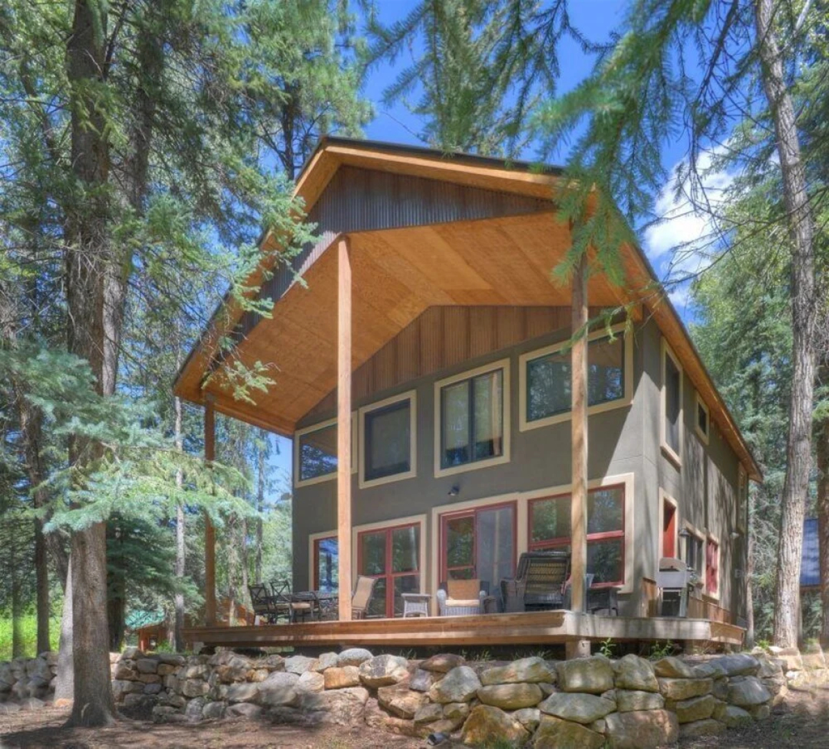 Creekside Retreat