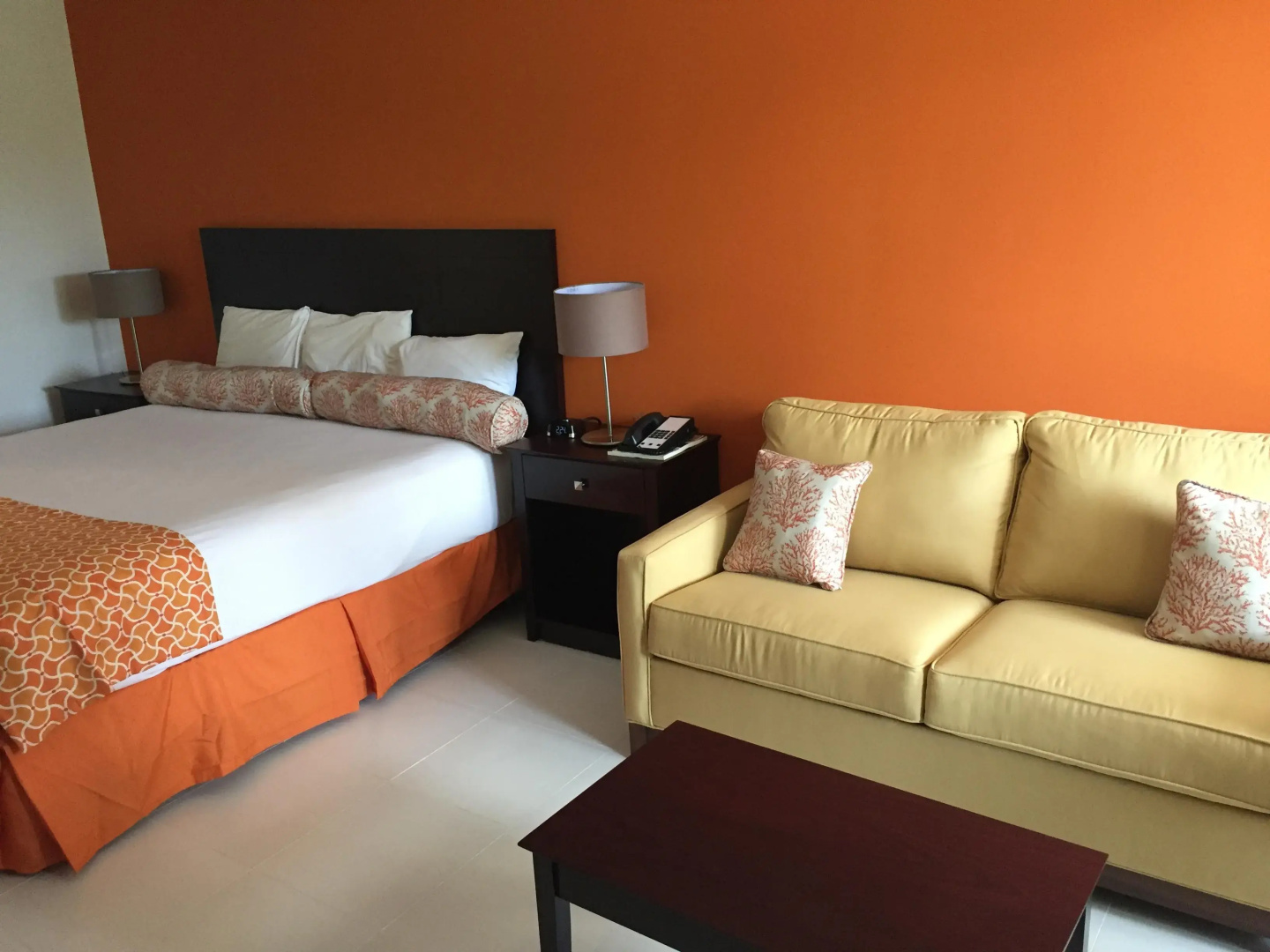 voco Surfside Aruba by IHG