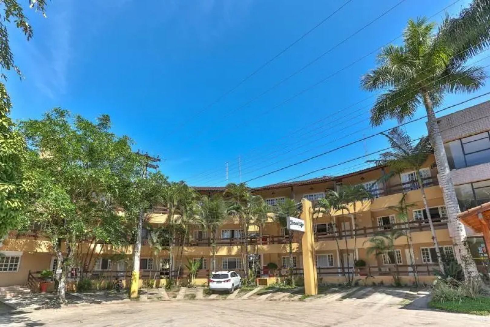 Amarilis Flat Service