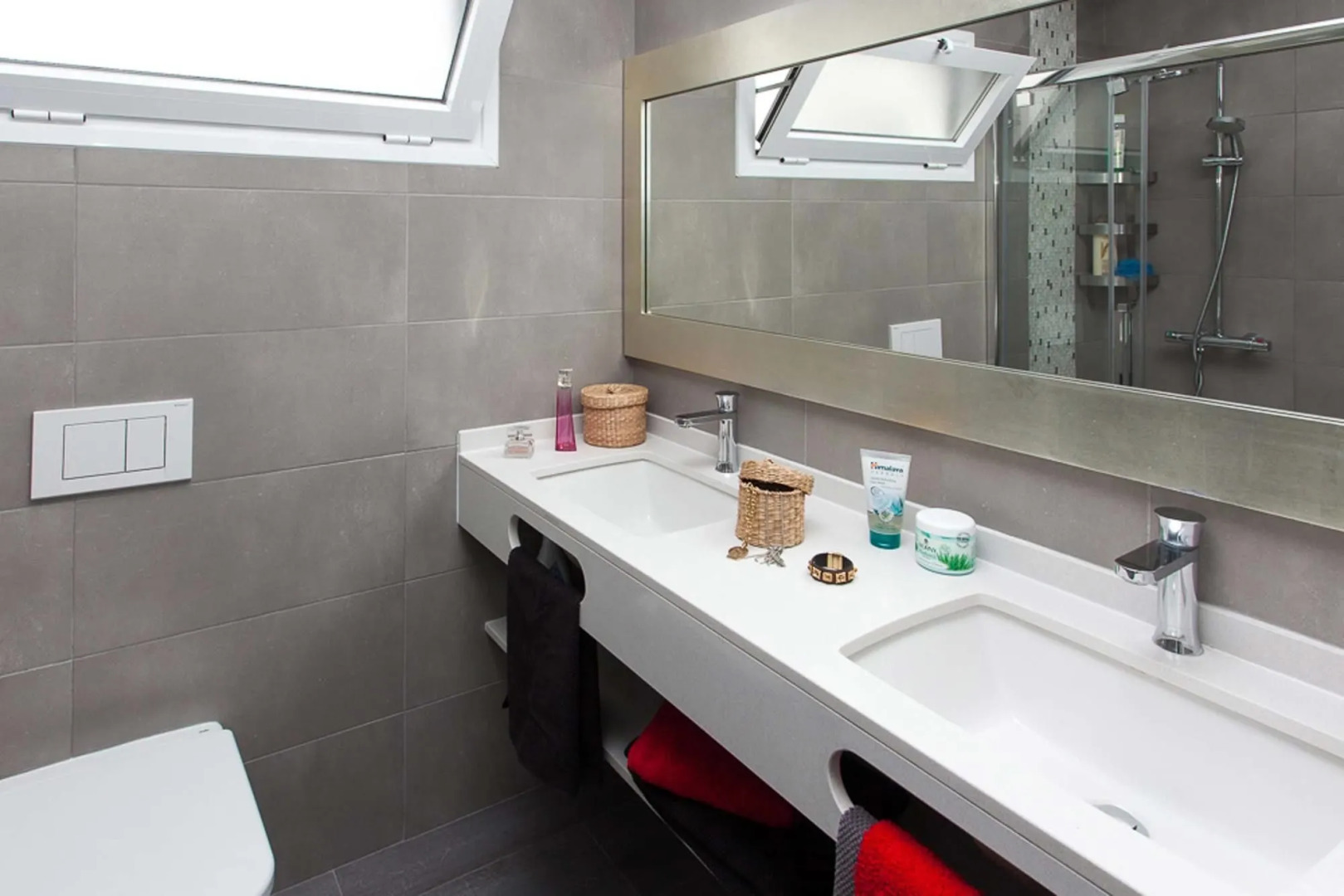 Coral Bay Beachfront Apartment by Vacanzy Collection