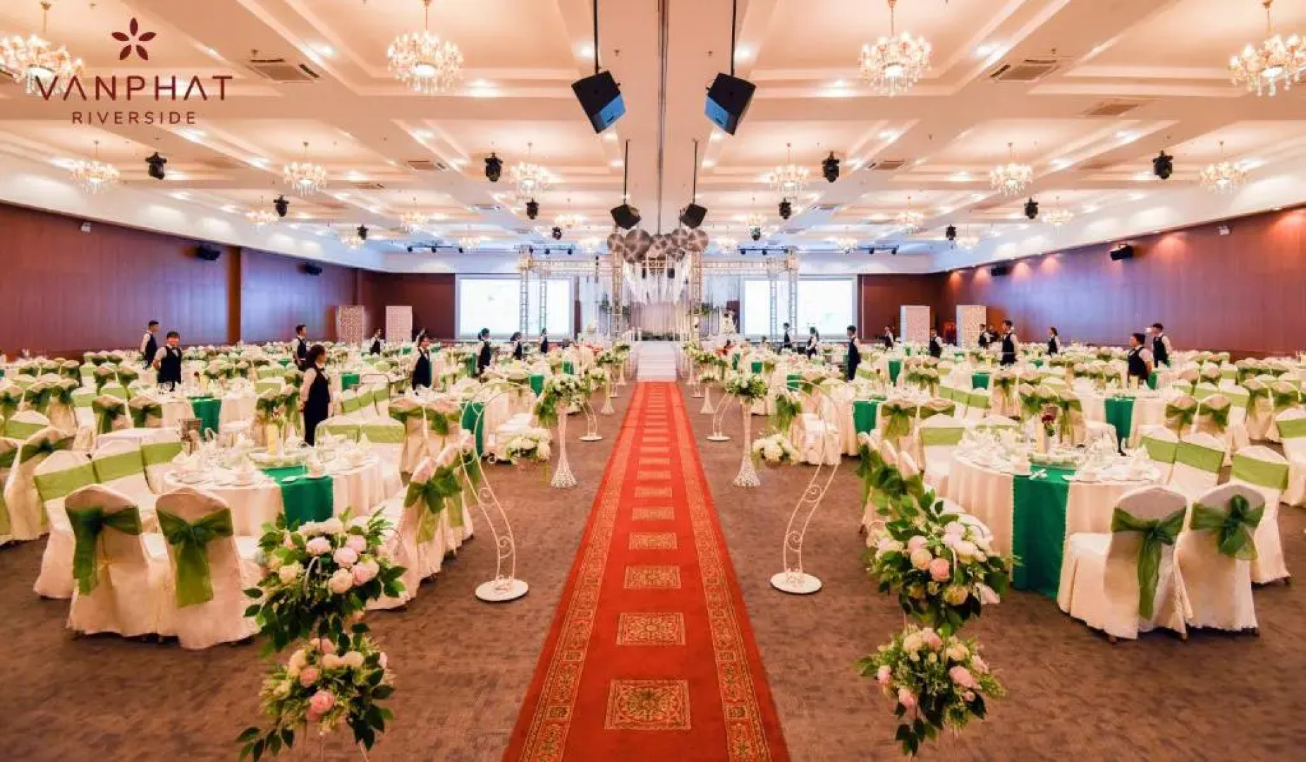 Van Phat Riverside Hotel
