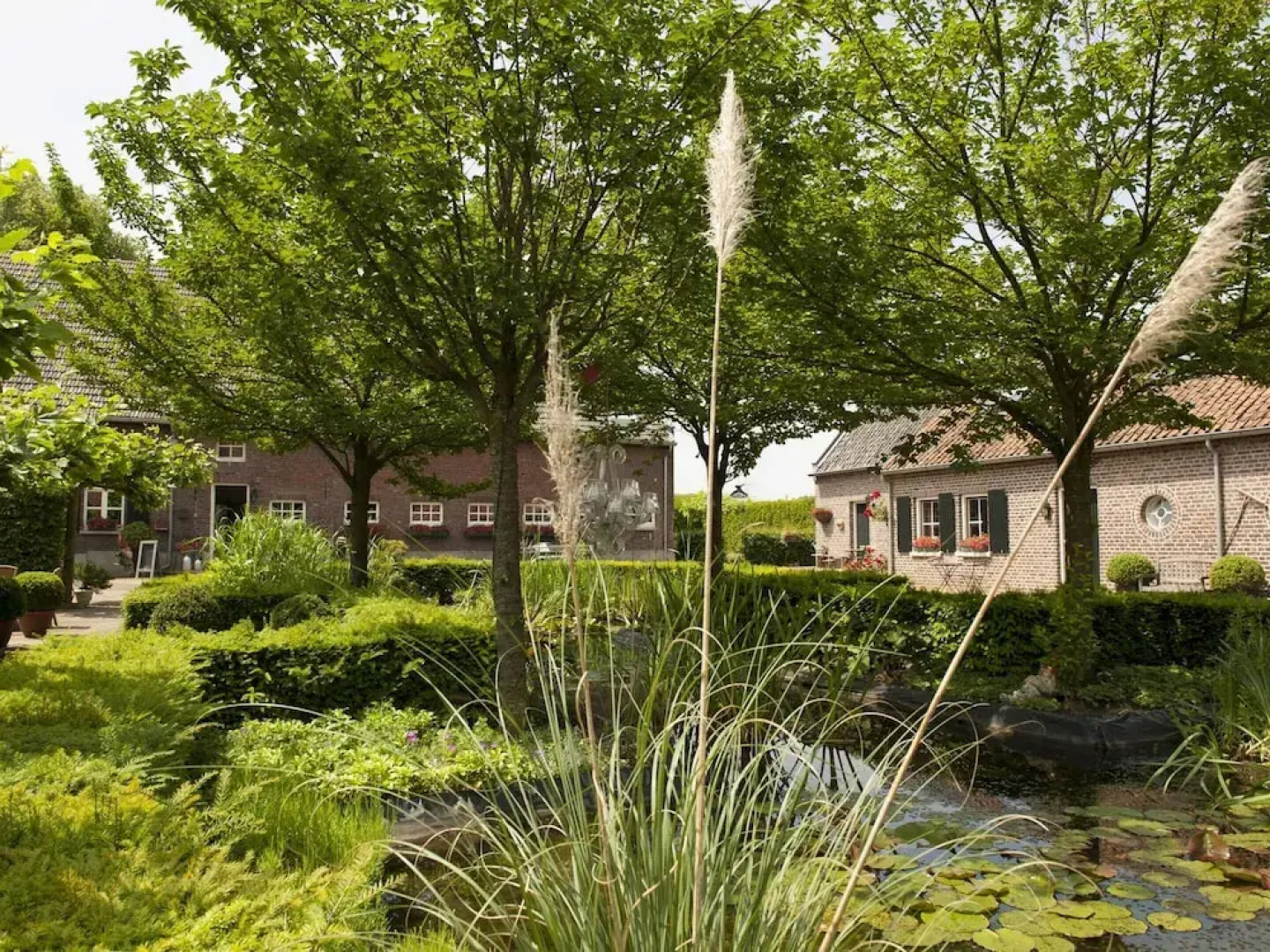 Flamboyant Farmhouse in Baarlo With Hot Tub, Garden