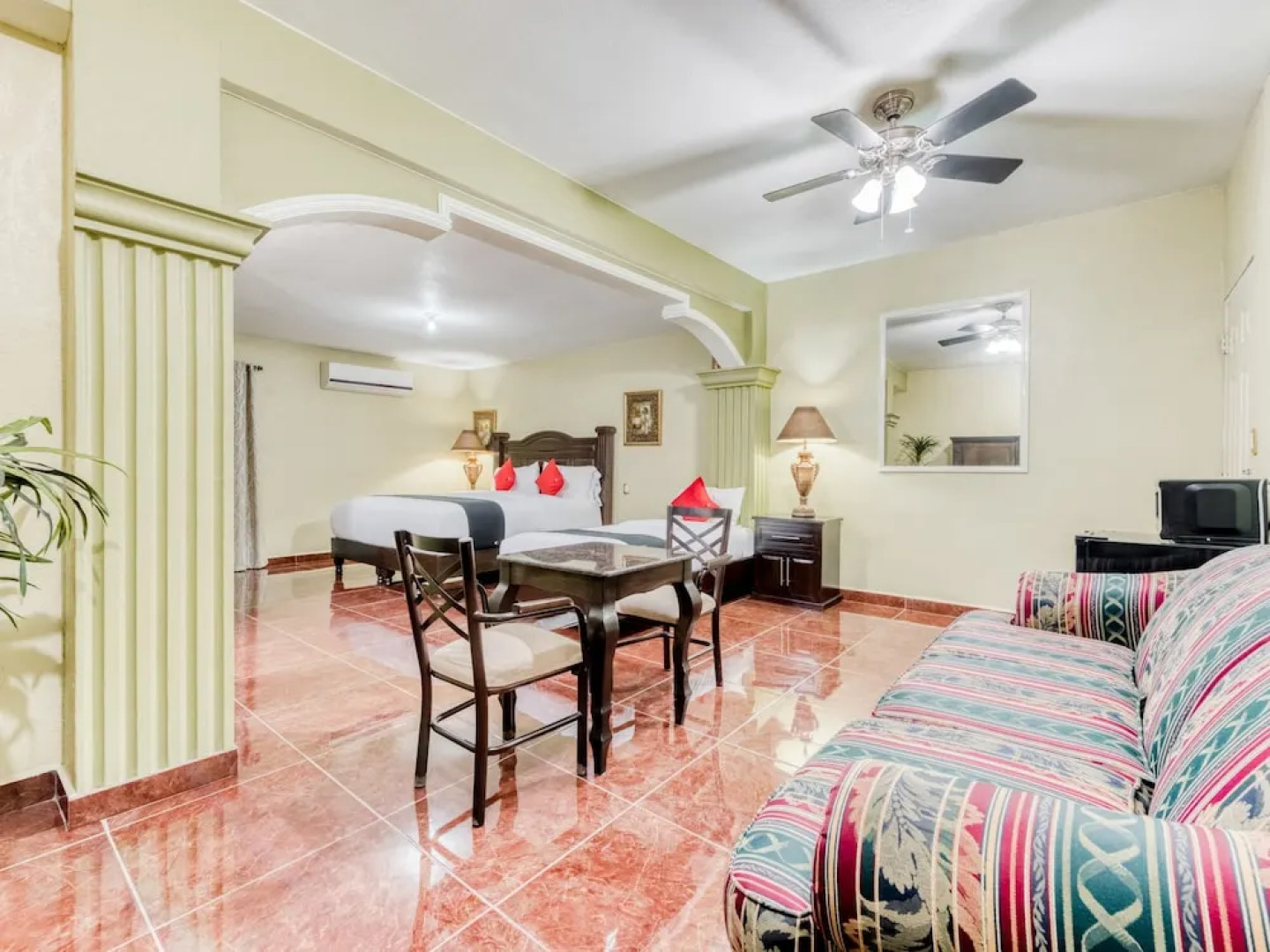 Hotel Villa Escondida