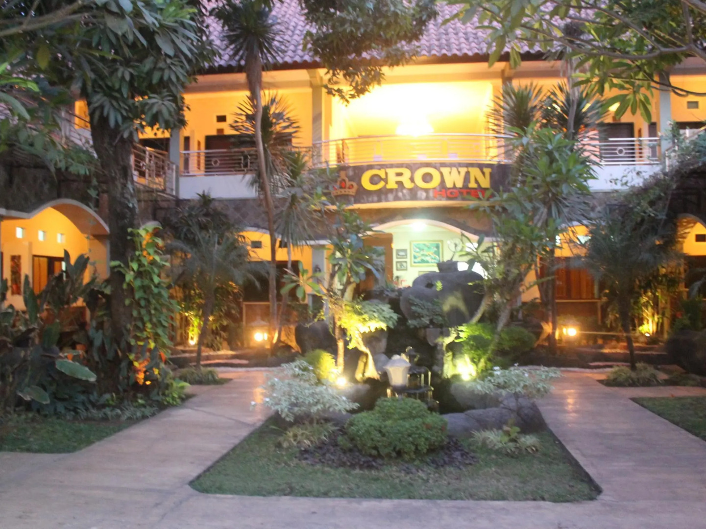 Crown Hotel