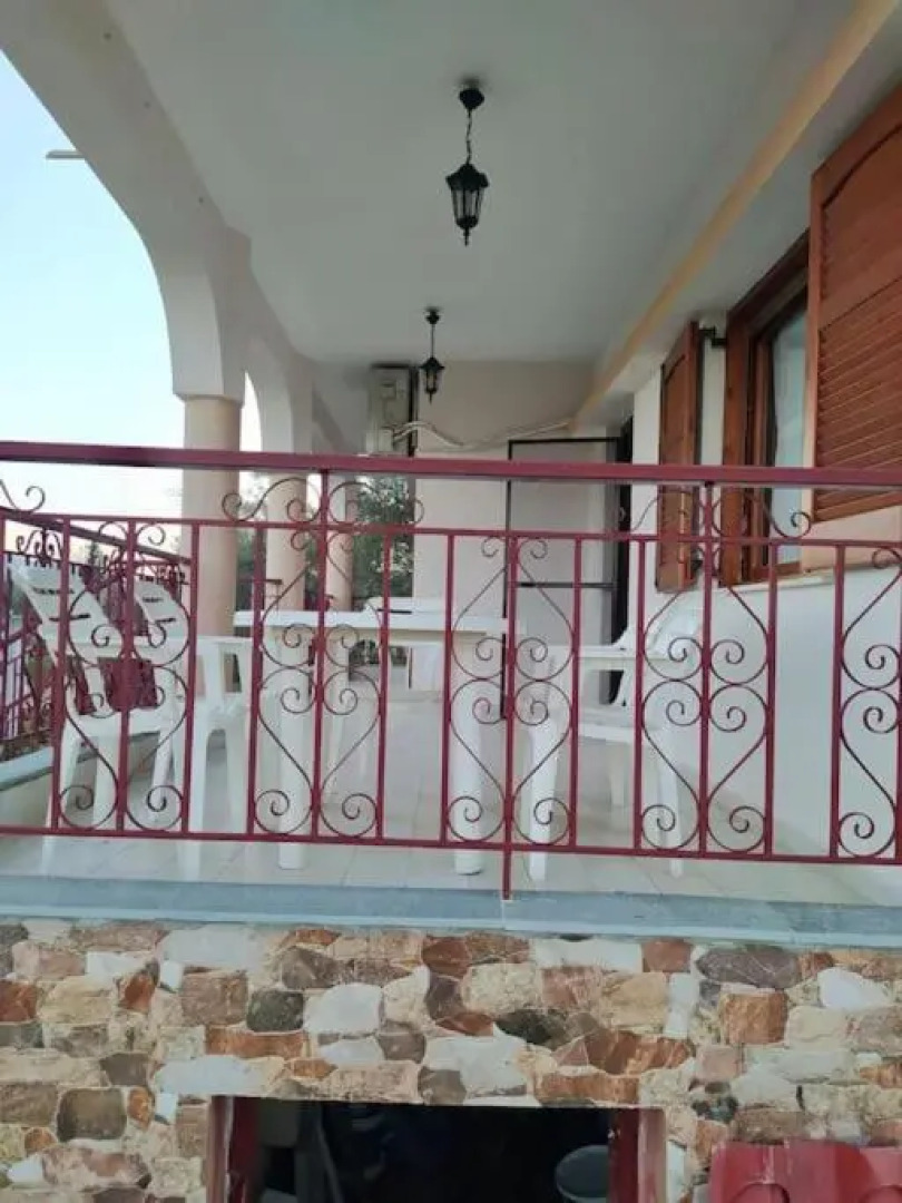 Villa Litsa! Quiet place, beautiful garden, near beach!