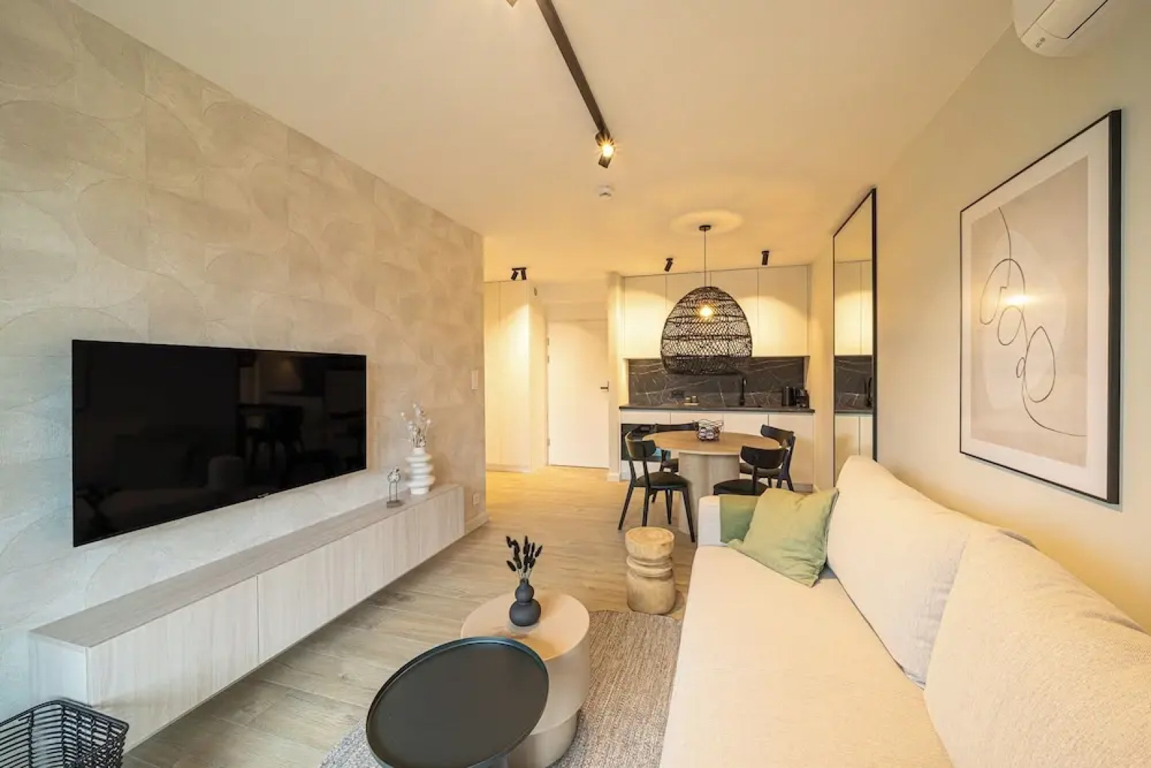 Deluxe Zen Apartment & Spa