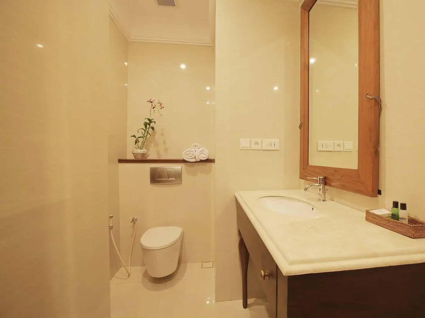 Seminyak Lagoon All Suites Hotel