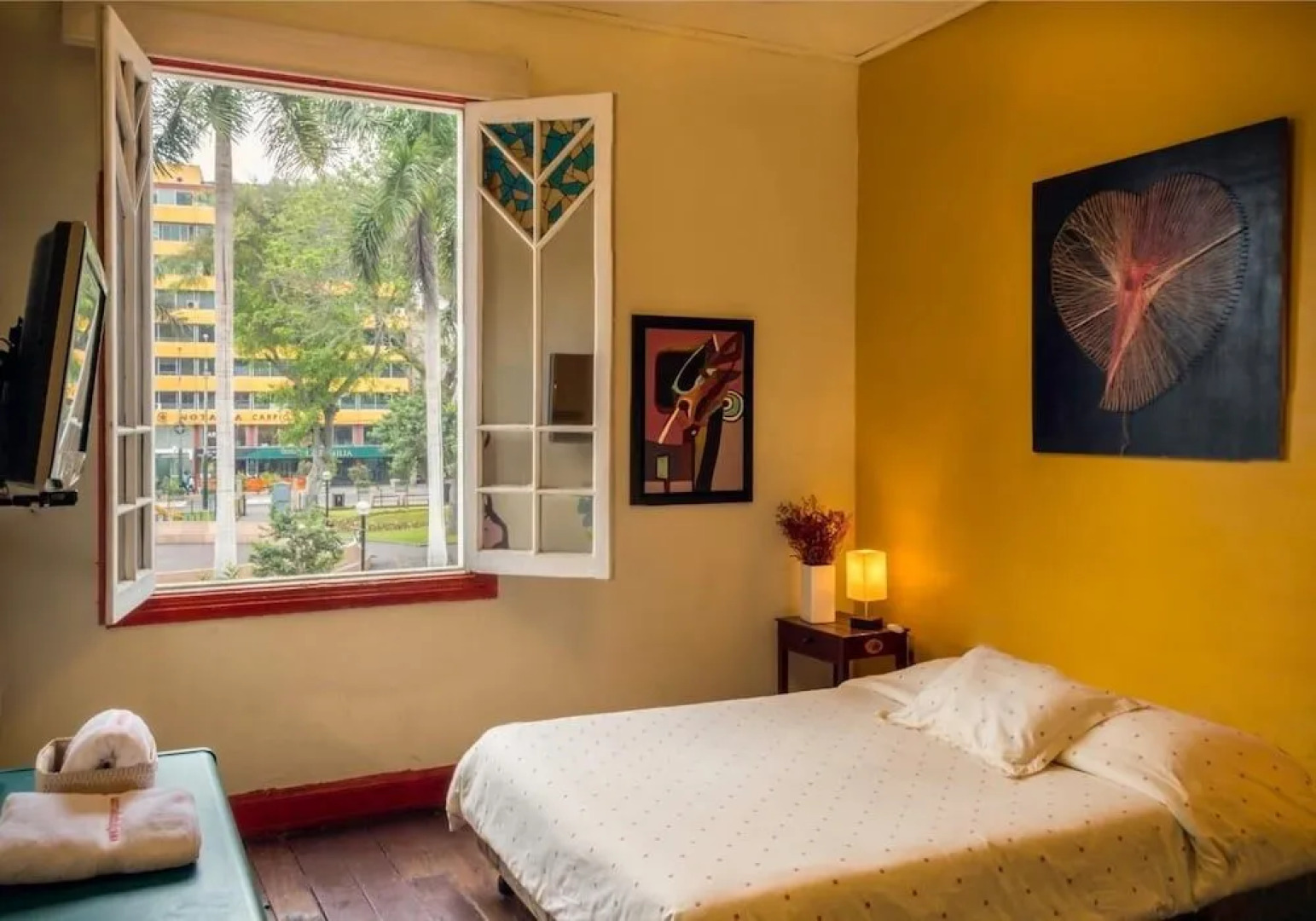 Flying Dog Backpackers Hostel