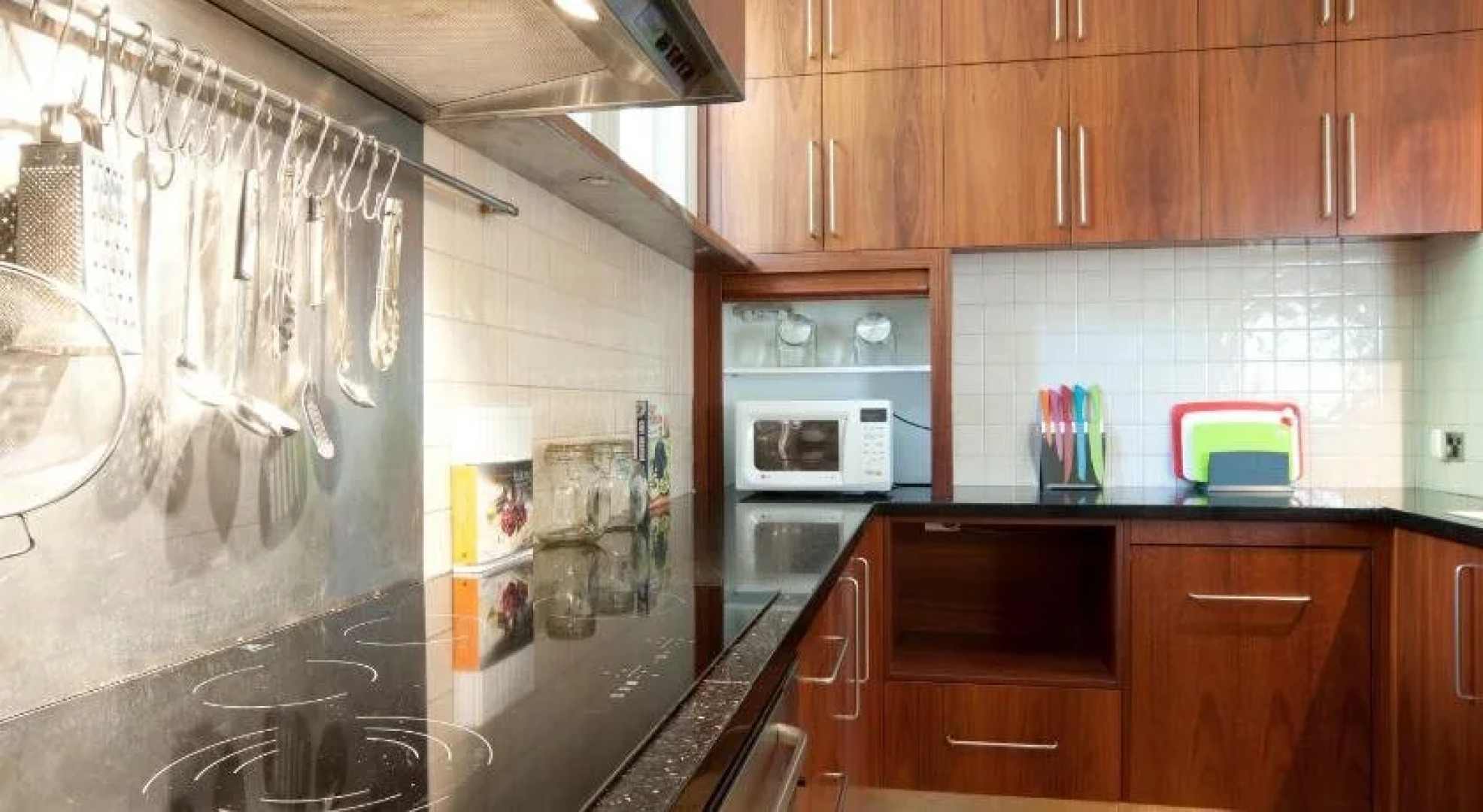 Lowena Cafe and Accommodation