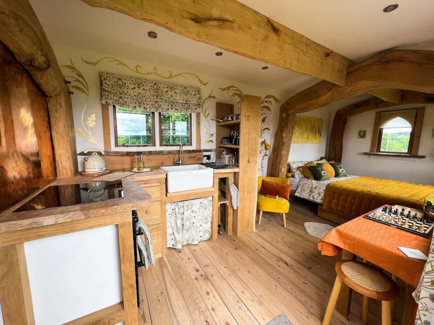 Luxury Shepherd's Hut Style Cabin With Views
