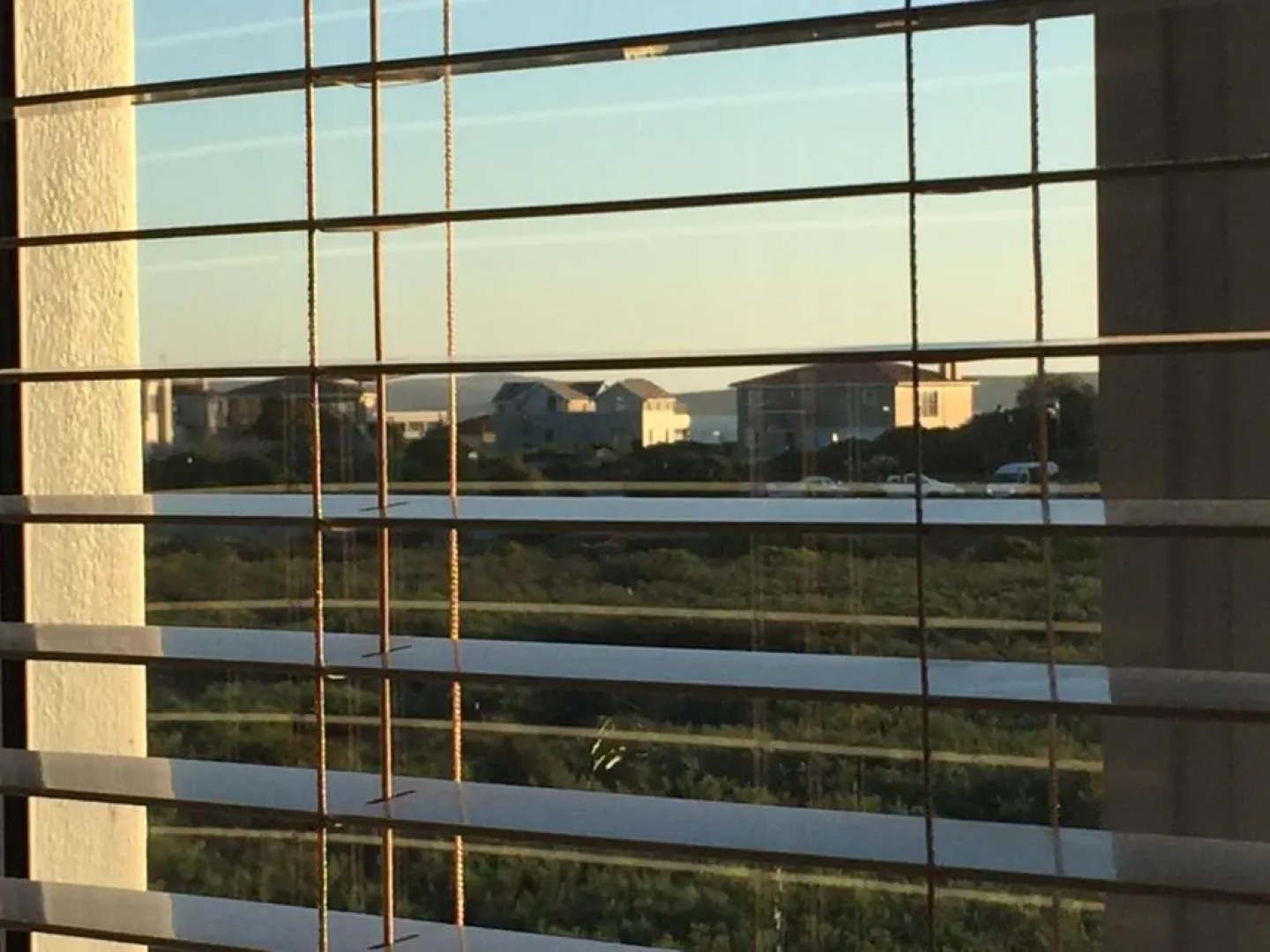 PERFECT 10 - 7 to 13 Sleeper Luxury Holiday Home Breakage Deposit of R2500 for 10 to 13 persons per weekend