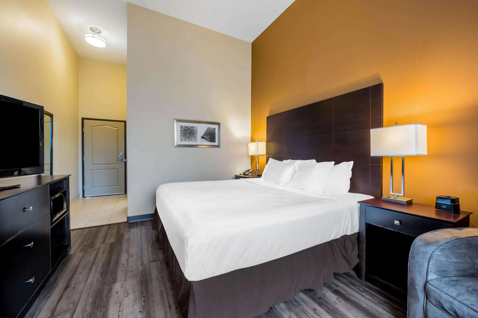 La Quinta Inn & Suites by Wyndham Marshall