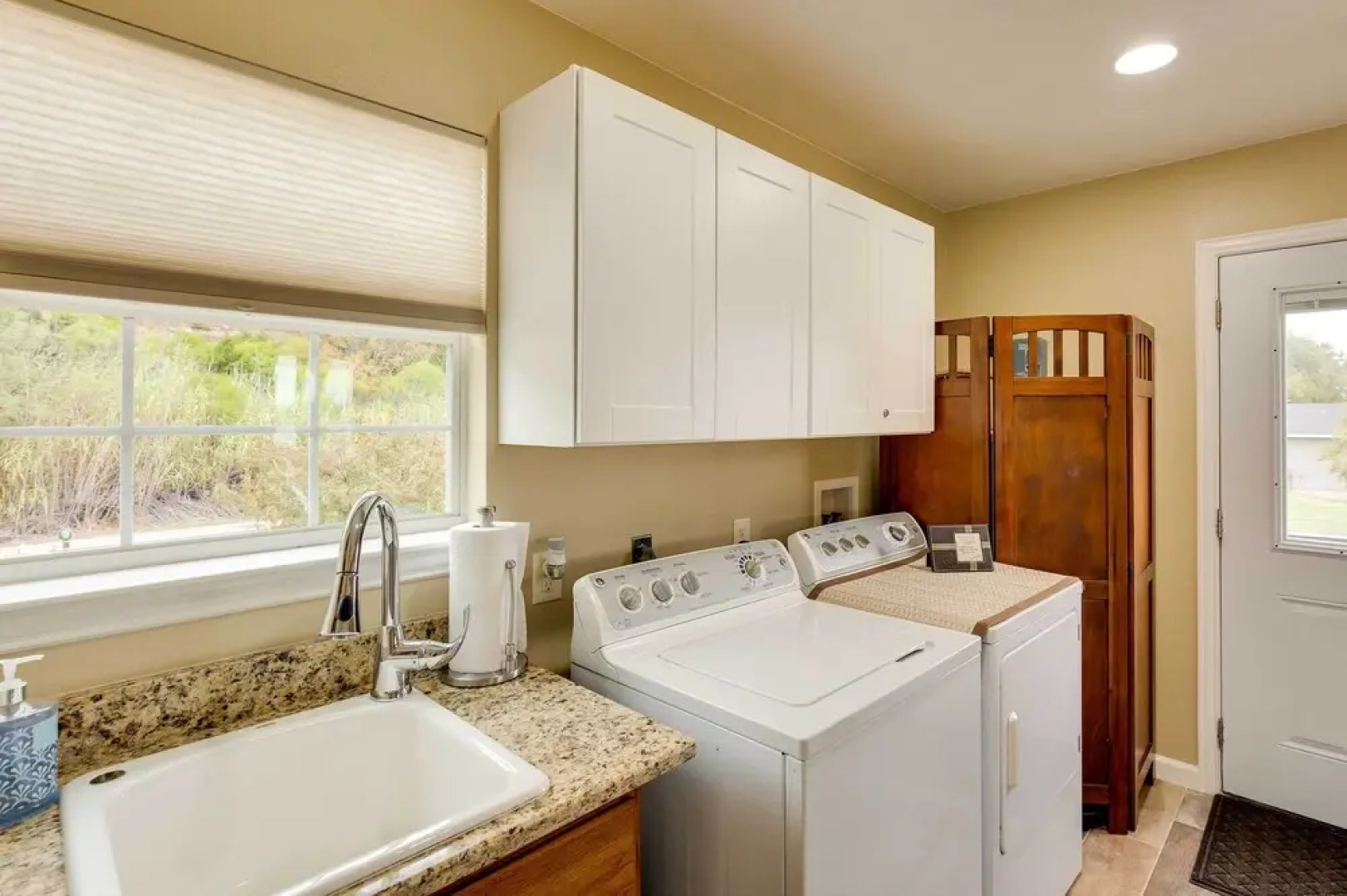 Lake Granbury Fishing Escape w/ Dock & Kayaks!