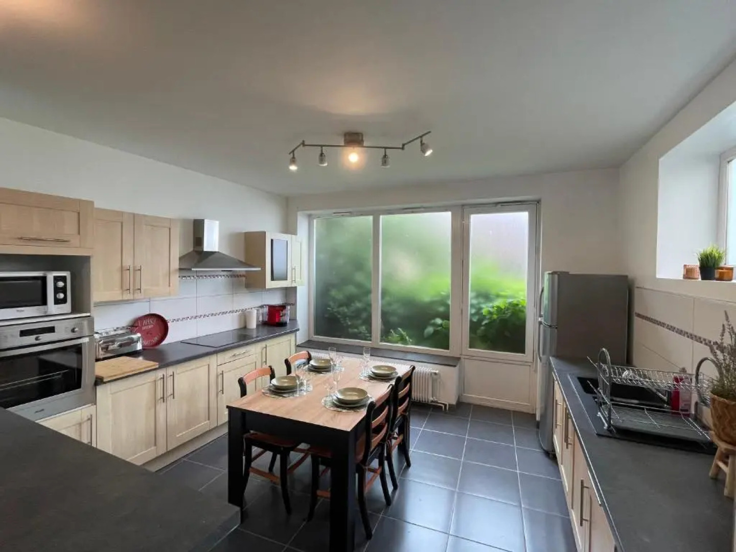 Appartement proche des remparts et tous commerces.