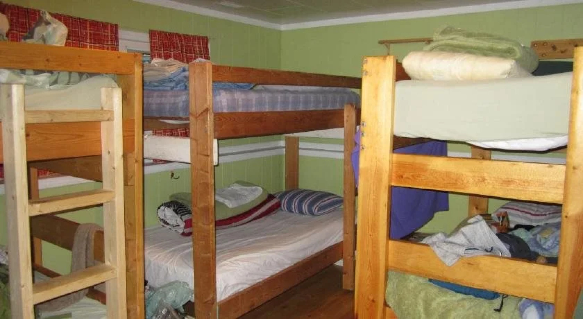 The Beez Kneez Bakpakers